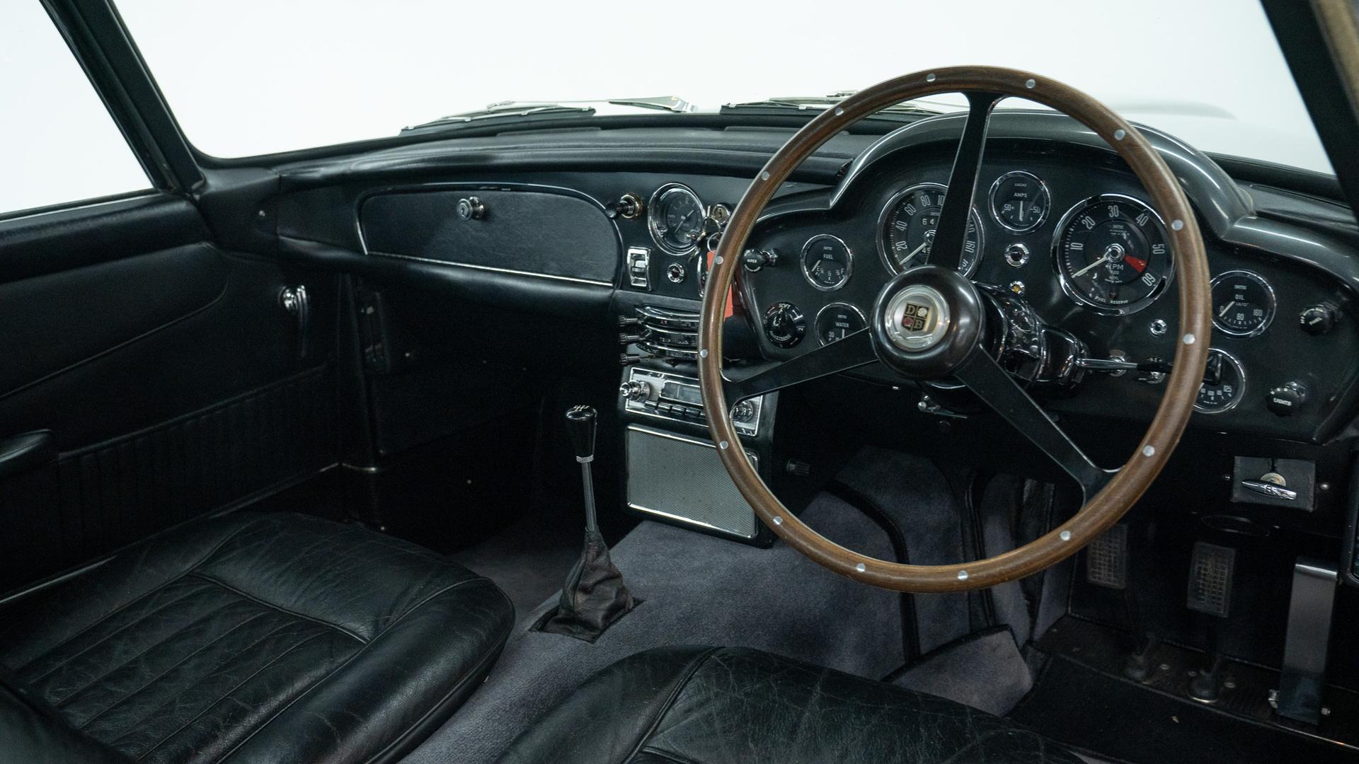 Aston Martin DB5 Photo f4460810-f6da-47dc-90af-6252d9a511a5.jpg