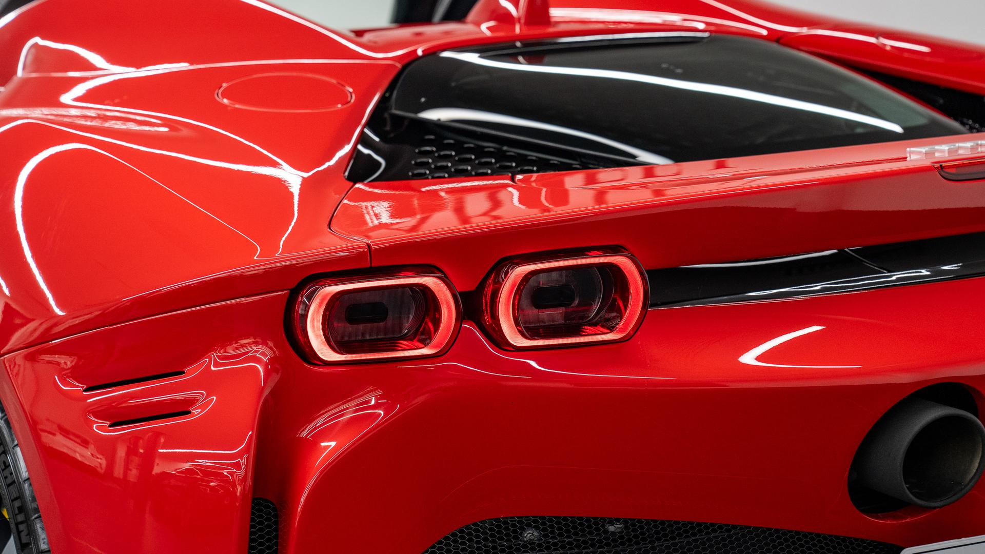 Ferrari SF90 Photo f448d8b8-fb43-4dfd-9694-a6c9fa5872d3.jpg