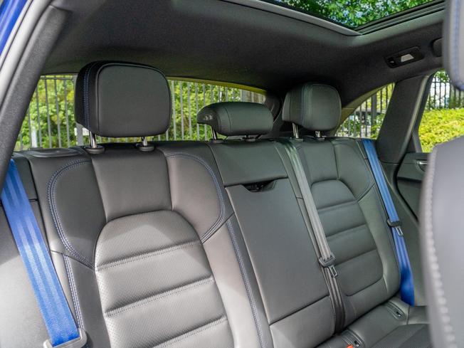 PORSCHE Macan Photo 11
