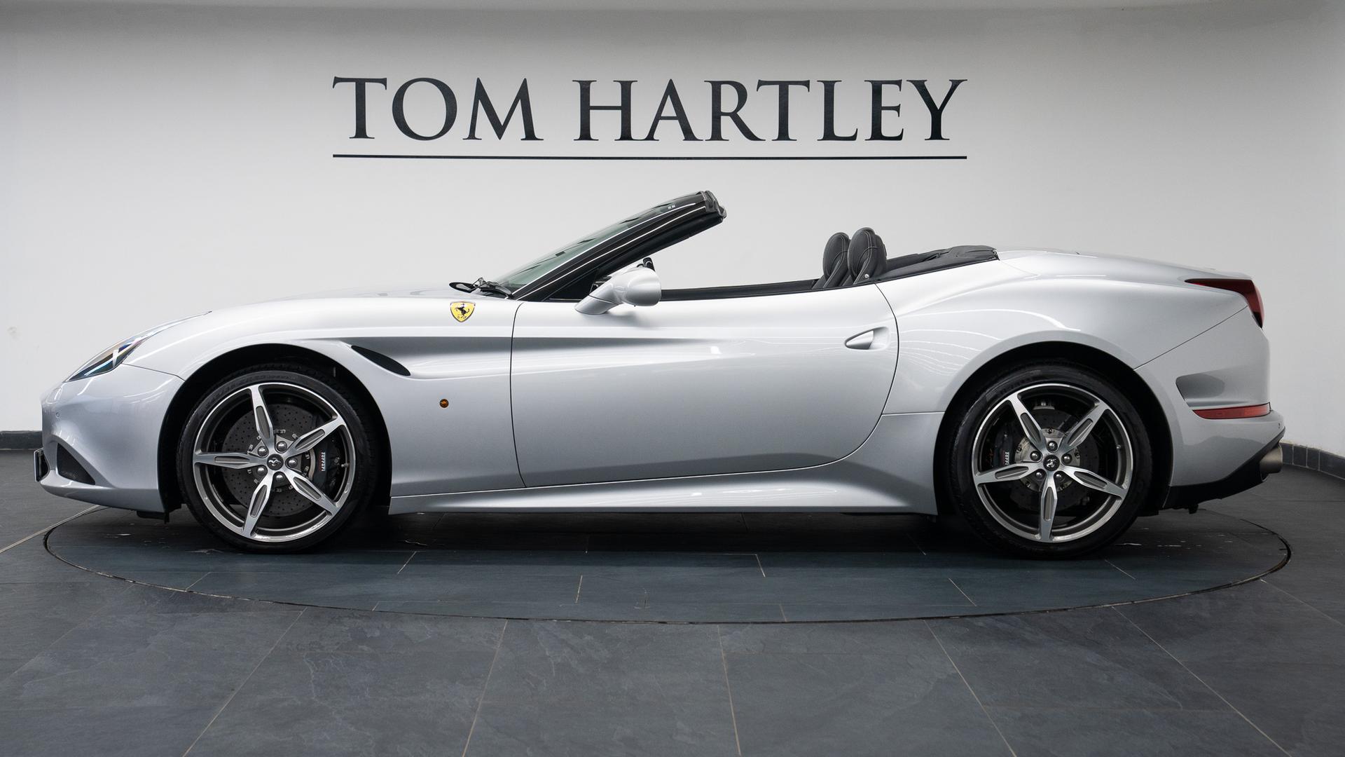 Ferrari California Photo f44f97b5-e2c6-45cb-ab9b-61e6f31aaf1c.jpg