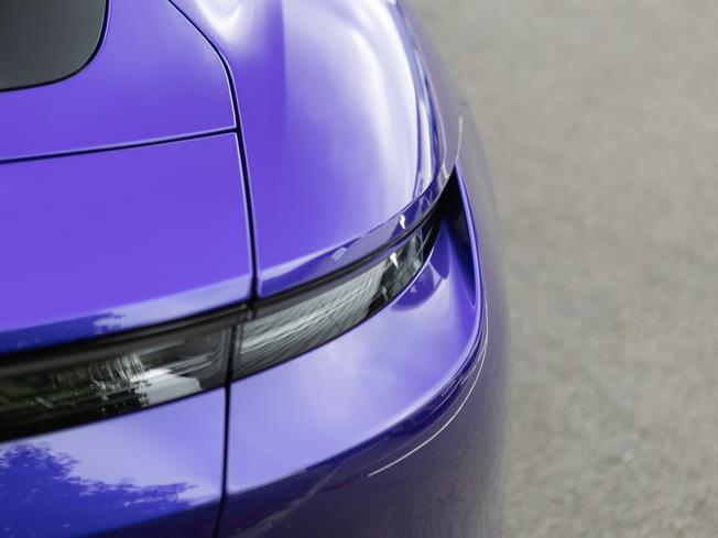 PORSCHE Taycan Photo 47
