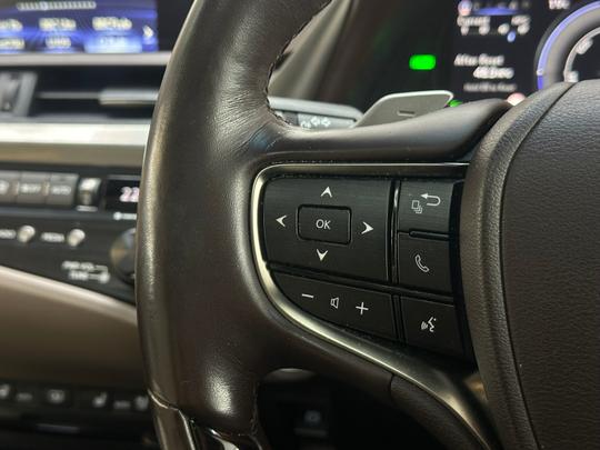 Lexus ES Photo f462ce7e-5800-4951-9ddf-2801eb09f2ef.jpg