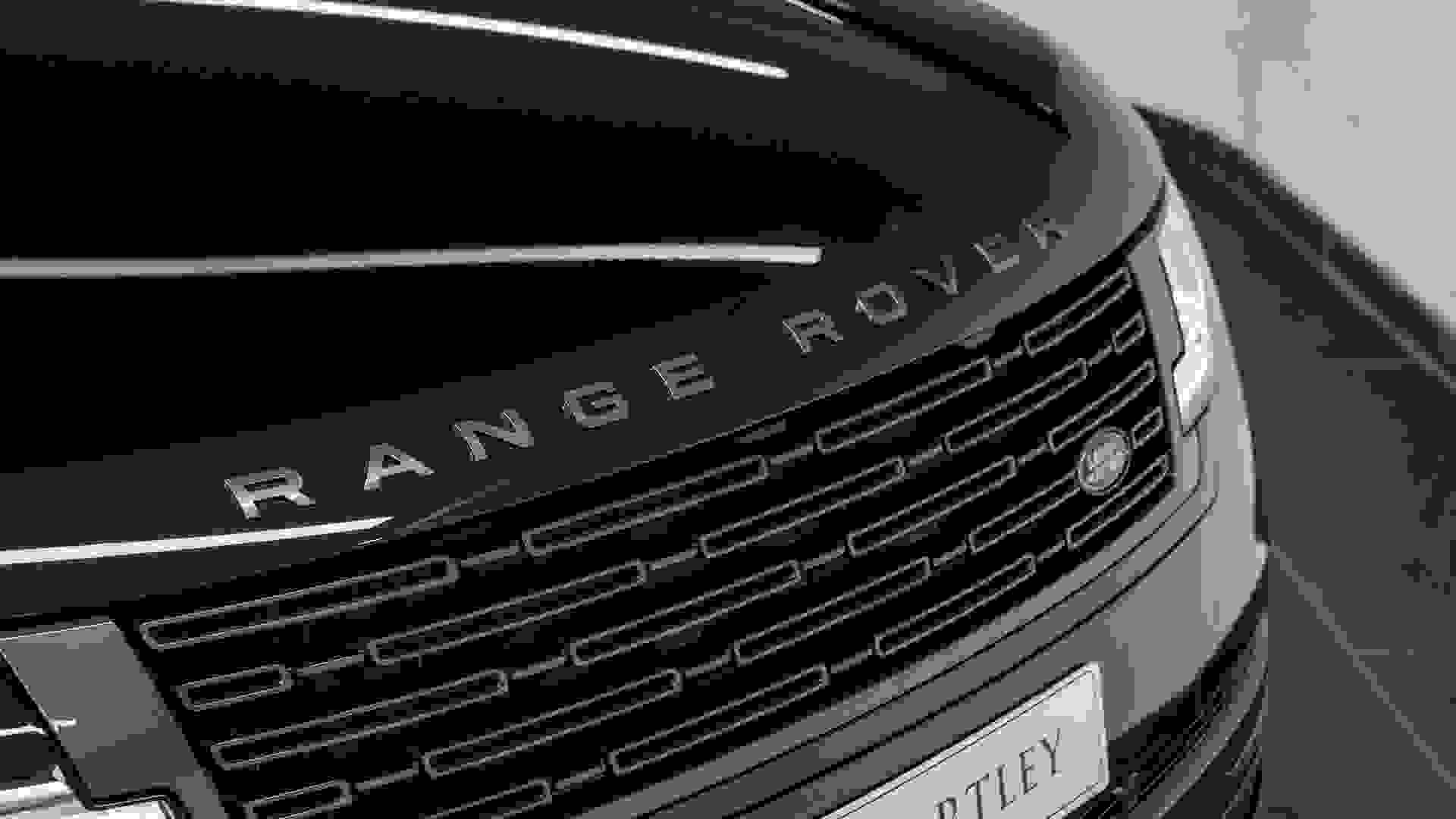 Land Rover Range Rover Photo f474db81-c940-473b-86eb-ed19df5bbe9b.jpg