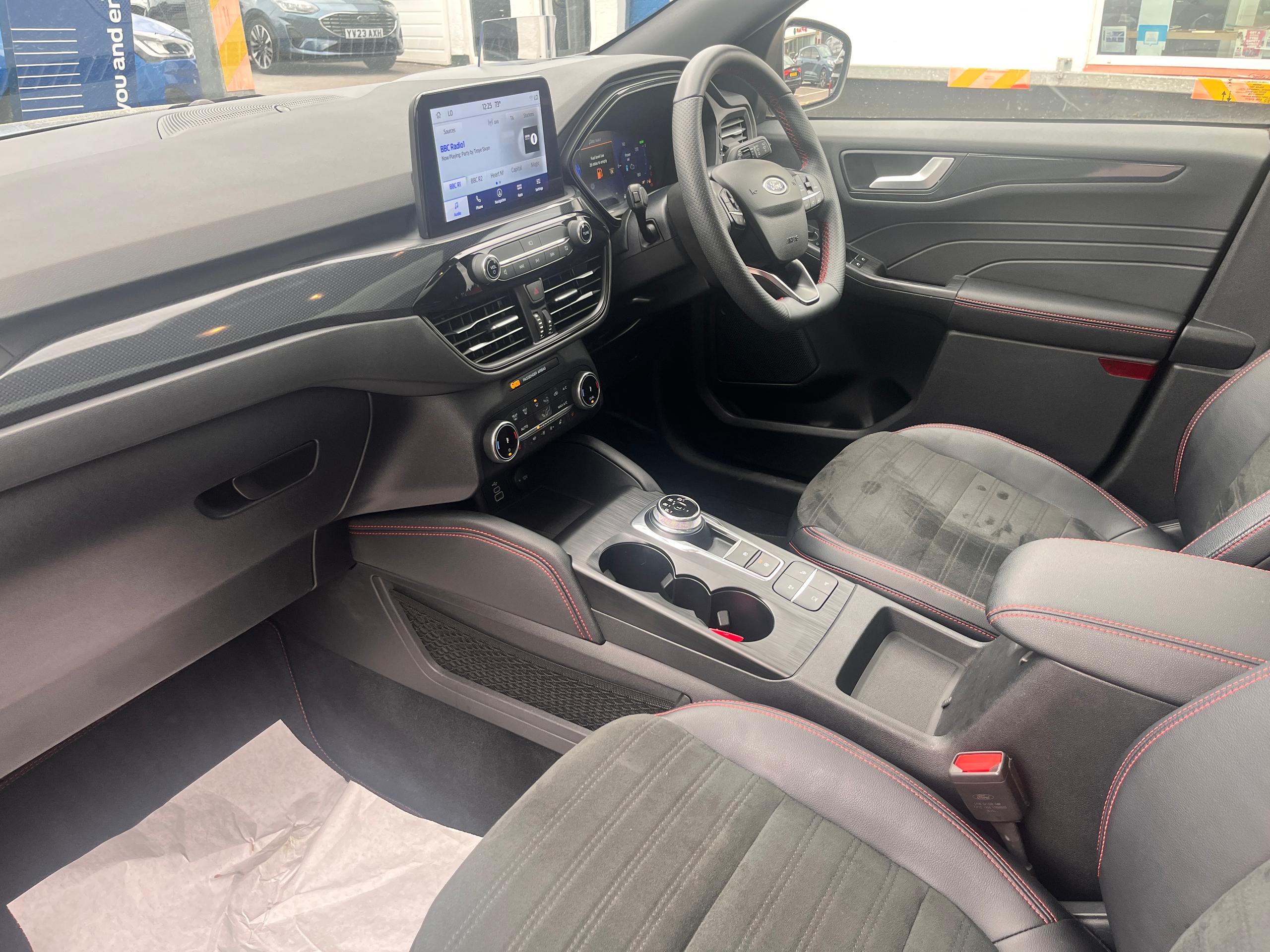 Used Ford Kuga AO73OJX 30