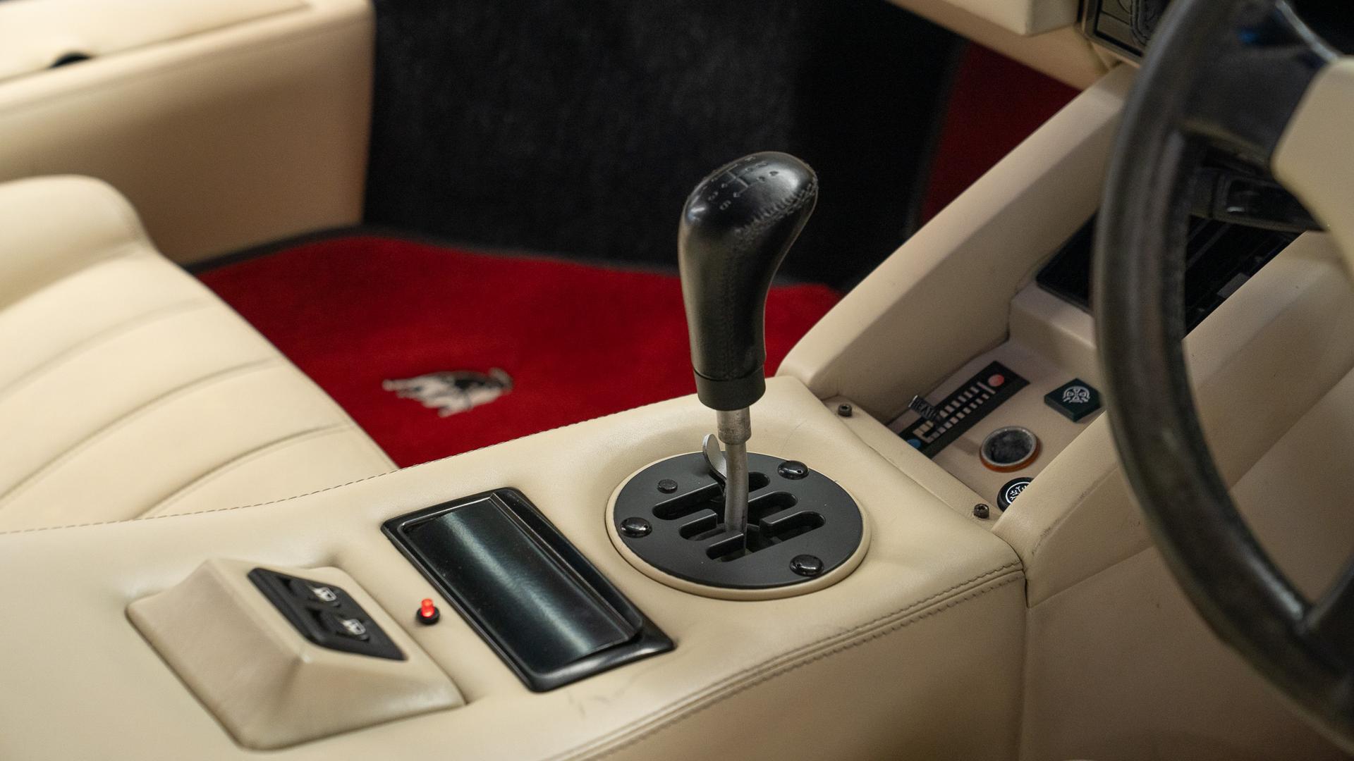 LAMBORGHINI Countach Photo f4ab1e1d-7bc2-42ab-8812-4c3eb590b697.jpg