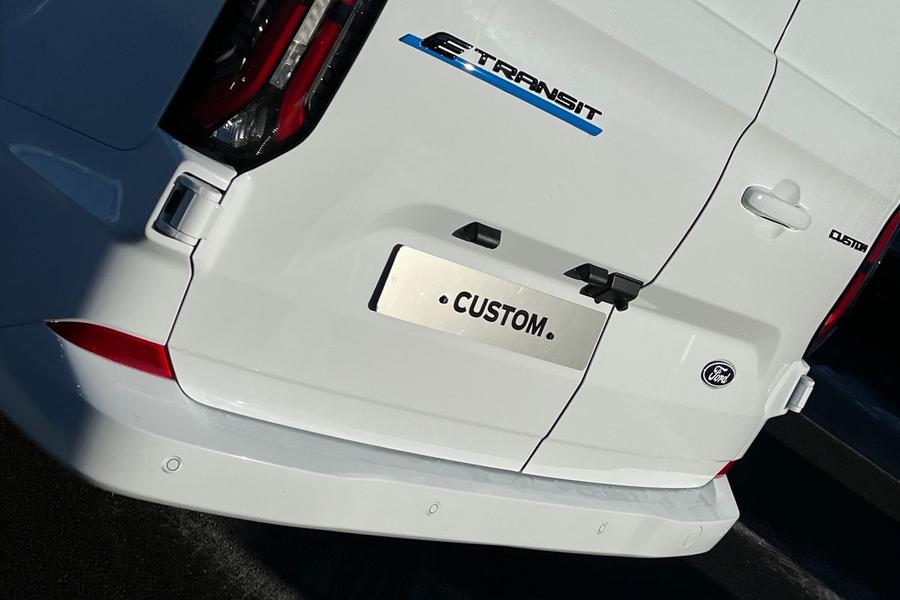 Ford E-TRANSIT CUSTOM Photo f4adbf7b-a136-4bcc-8bd7-da39f2188d20.jpg