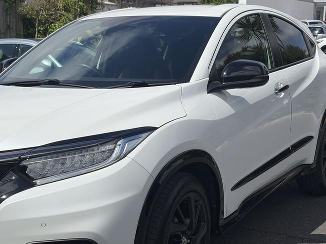 Honda HR-V Photo f4ae4d12-f1ad-4101-92f8-f29120d1be61.jpg