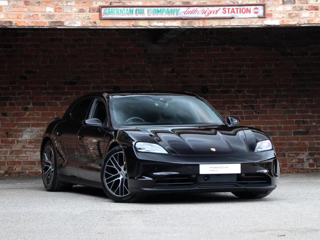 PORSCHE Taycan Photo 1