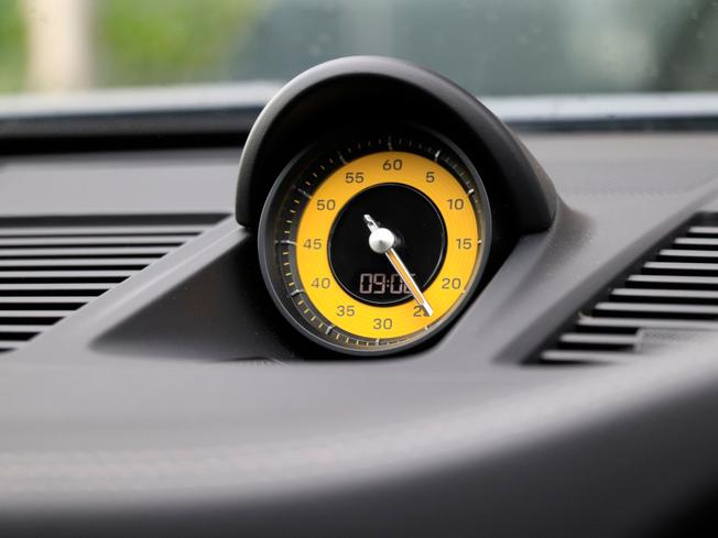 PORSCHE 911 Photo 27