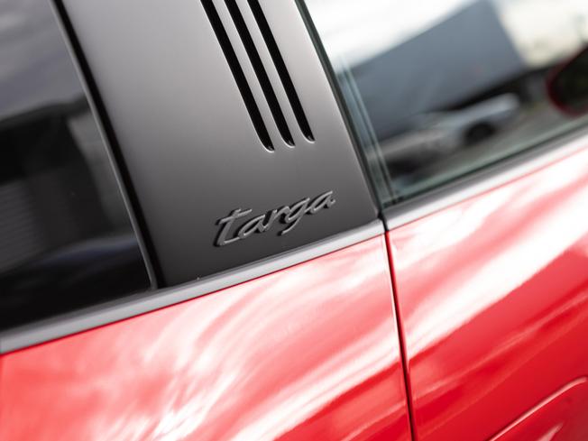 PORSCHE 911 Photo 37