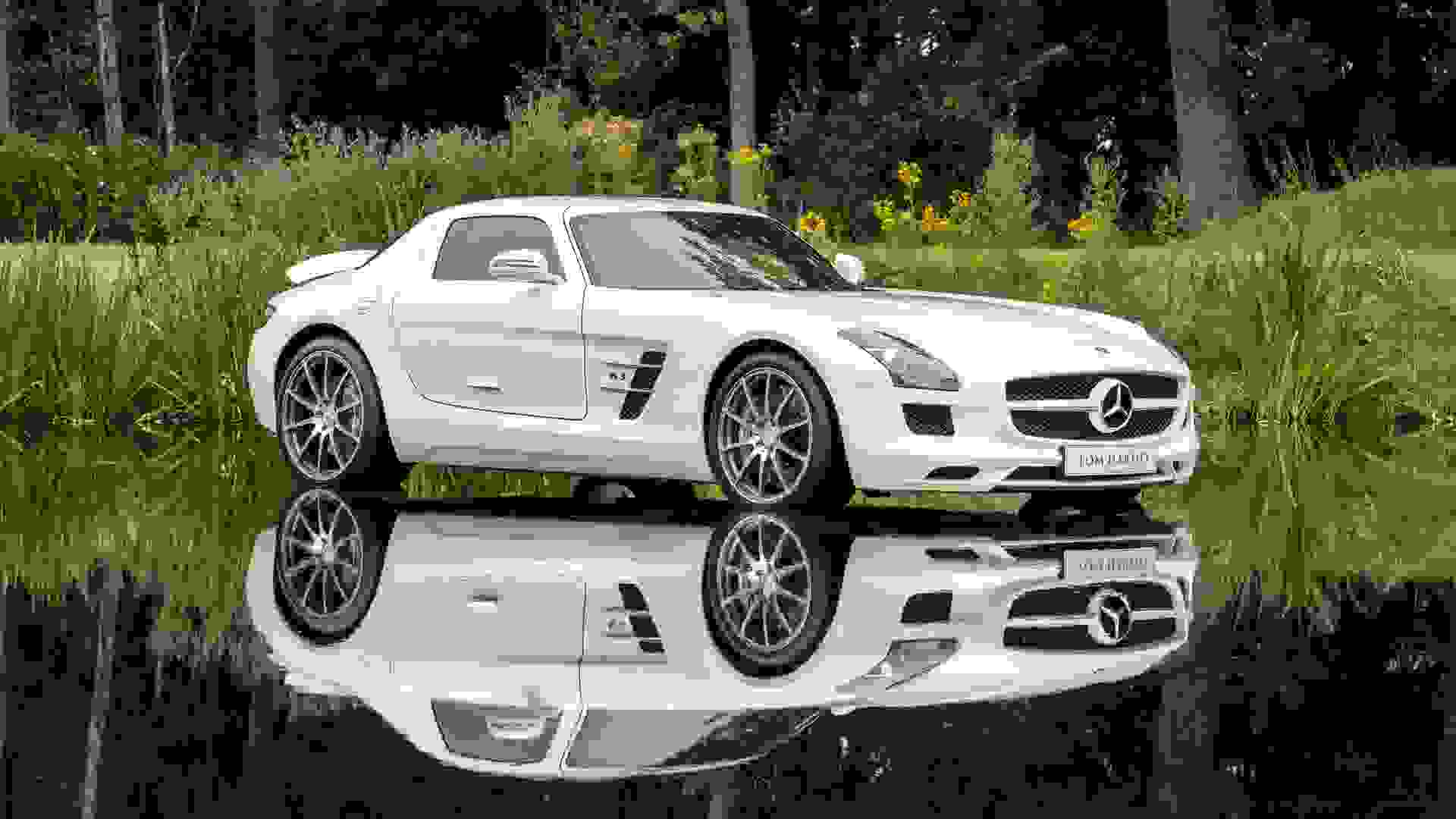 Mercedes-Benz SLS Photo f4d3a213-20fb-4b46-bae8-b659aa54c45e.jpg