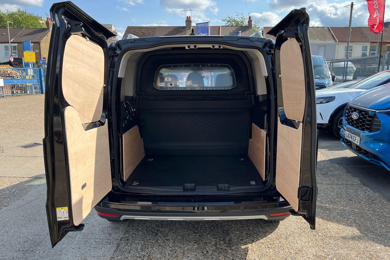 Ford TRANSIT CONNECT Photo 6