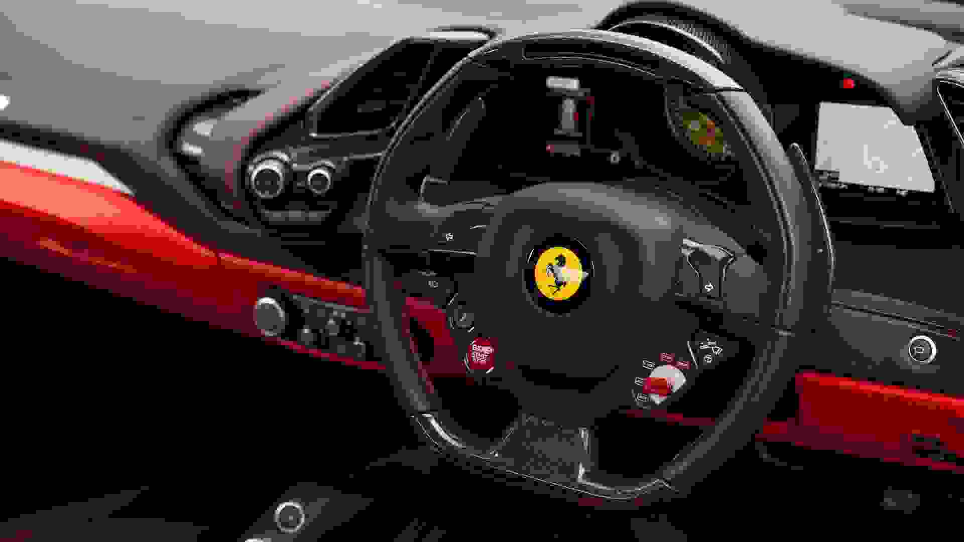 Ferrari 488 Photo f4f0bf17-459d-4c40-8a3d-11746a0a045d.jpg