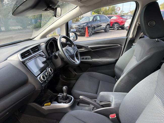 Honda Jazz Photo f4f87c4d-7f8e-4a08-a31c-9e617ee88a51.jpg