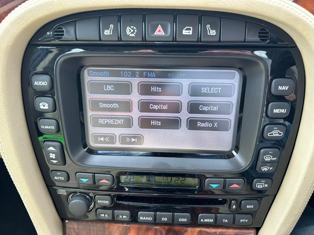 Used Jaguar XJ MM08KKG 38