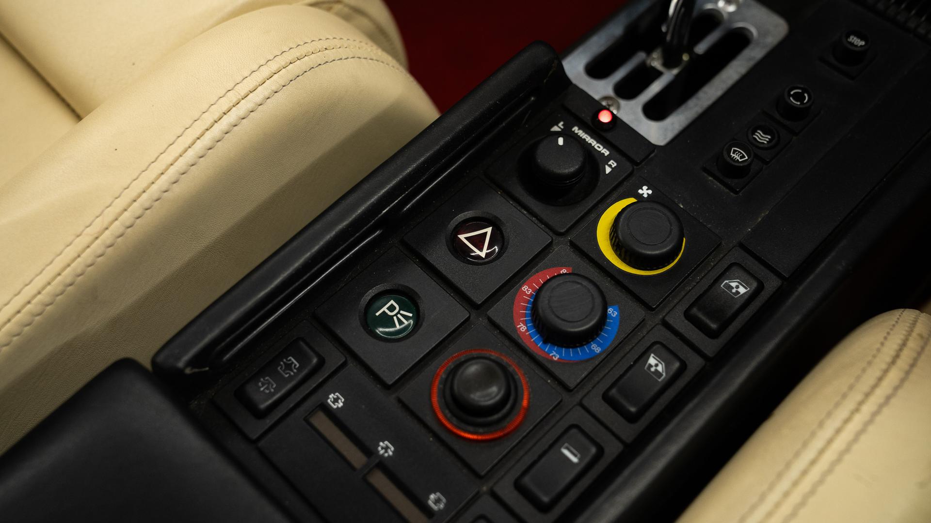 Ferrari Testarossa Photo f4fe4319-2318-4865-80a3-5f92c0d438fc.jpg
