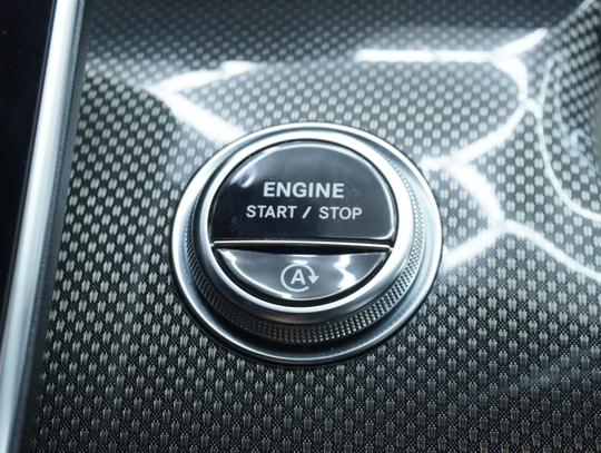 Mercedes-Benz C Class Photo f5045003-c6a0-4d3f-8377-e716e9d17ccb.jpg