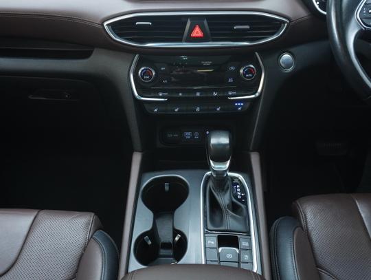 Hyundai Santa Fe Photo f50c2b0c-c056-4ed9-b9f0-be2ebf61e7c8.jpg