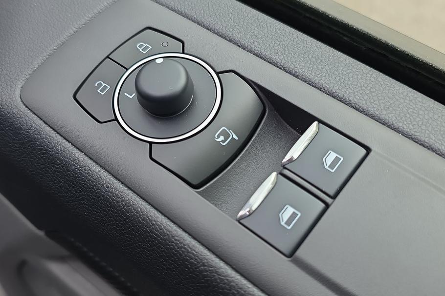 Used Ford TRANSIT CUSTOM 24/N211329 16