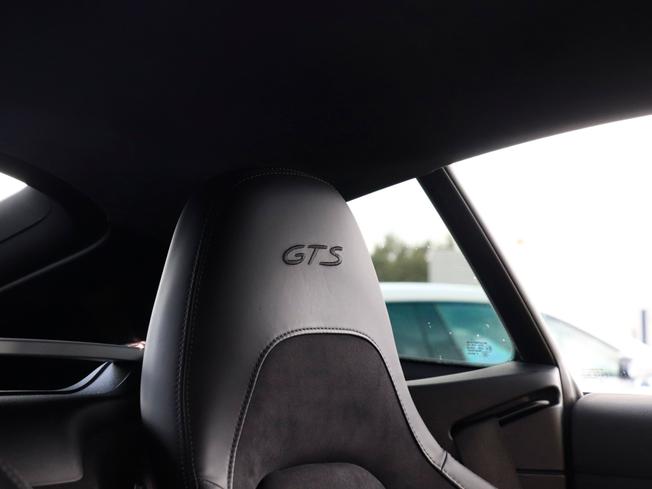 PORSCHE 718 Cayman Photo 27