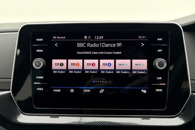 VOLKSWAGEN  T-Cross  Photo 13