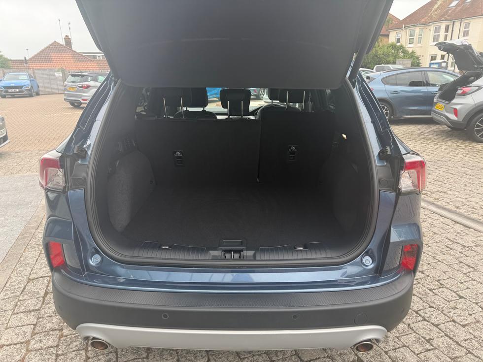 Ford Kuga Photo f521f987-16f2-4bfc-913b-8c87cda9fc94.jpeg