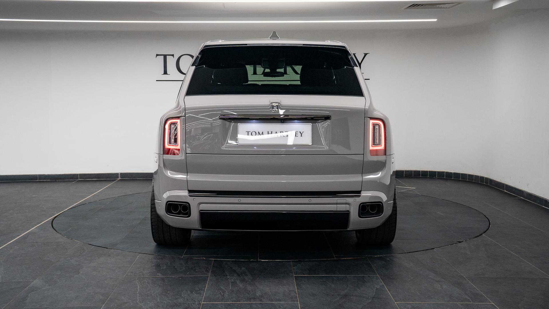 Rolls-Royce Cullinan Photo f52378f1-fb43-4d64-8fb4-c88623fbe696.jpg