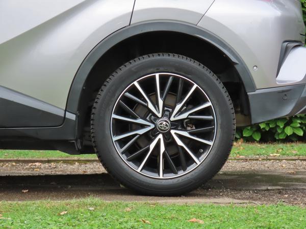 Used Toyota C-HR WM68YHU 8