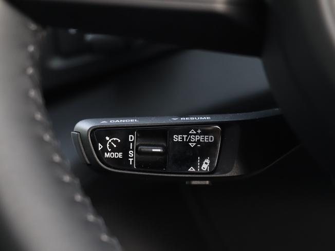 PORSCHE Cayenne Electric Photo 18