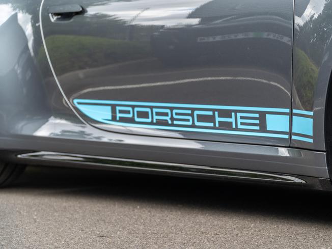 PORSCHE 911 Photo 38