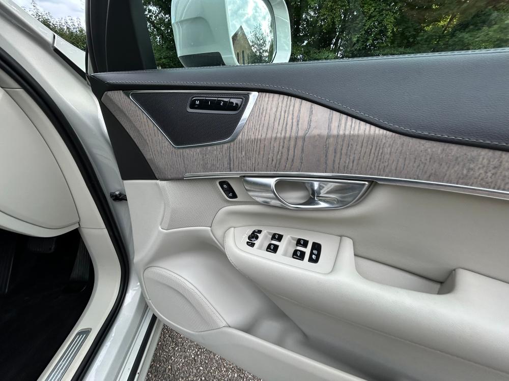 Used Volvo XC90 SD22URT 35
