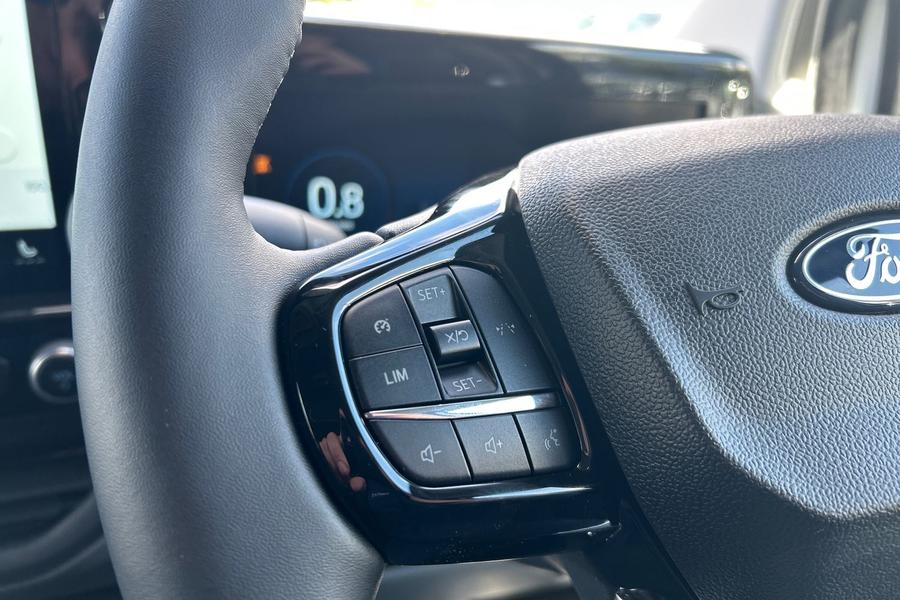 Ford TRANSIT CUSTOM Photo f56b70f7-f3d4-4d19-adc4-65f347846397.jpg