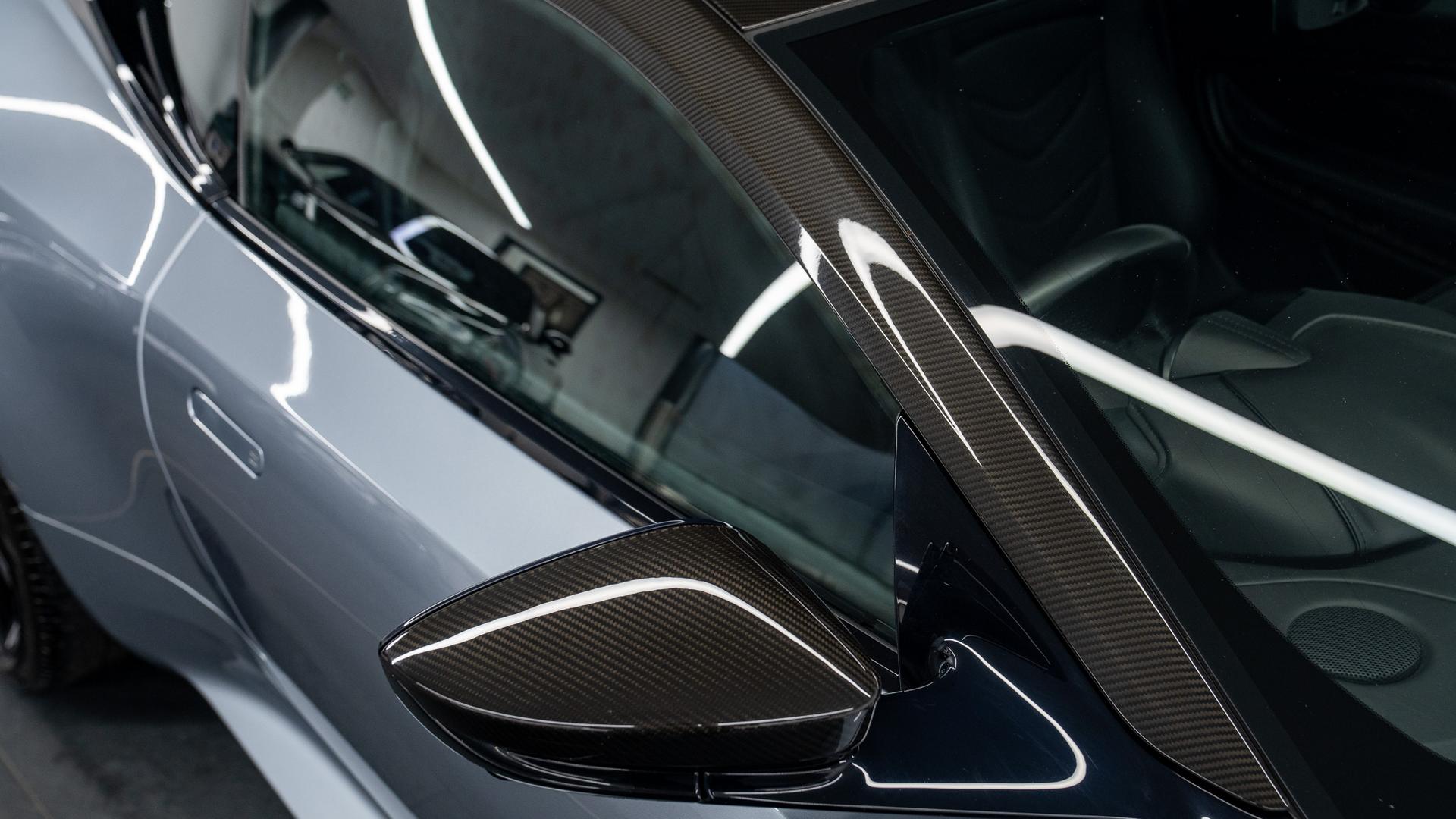 Aston Martin DBS Photo f57ddee7-f9fc-4fa3-a56a-22eea40df00a.jpg