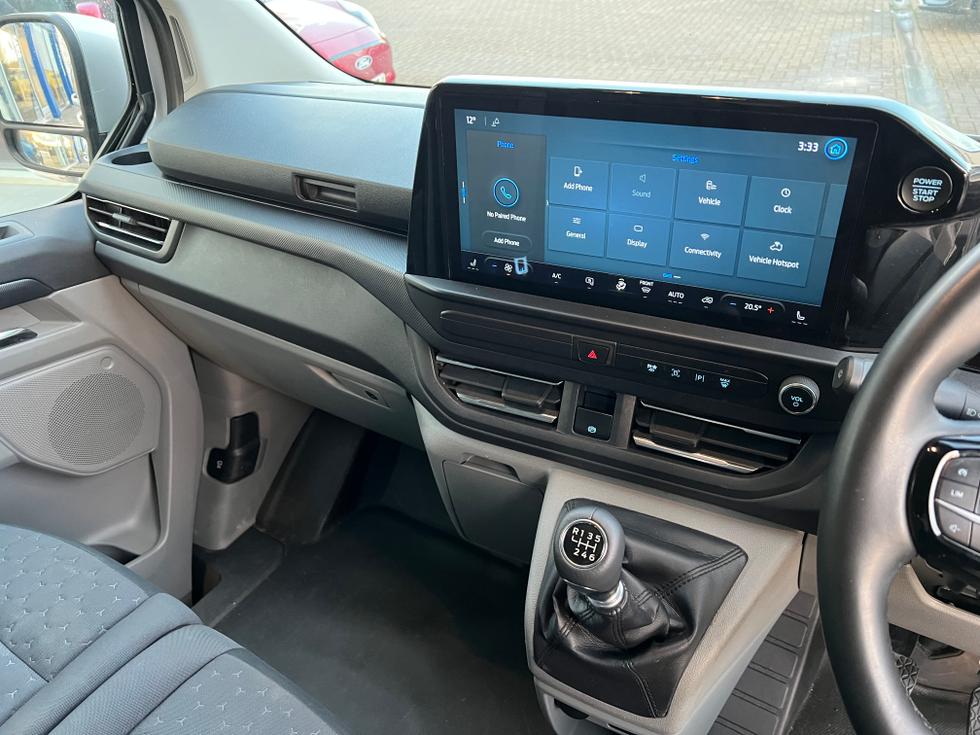 Ford Transit Custom Photo f580ce89-69f0-484d-8b15-6ba595464e64.jpeg