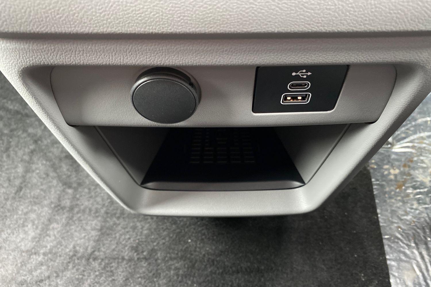 Ford TRANSIT CUSTOM Photo 24