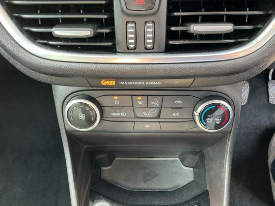 Ford Fiesta Photo 43