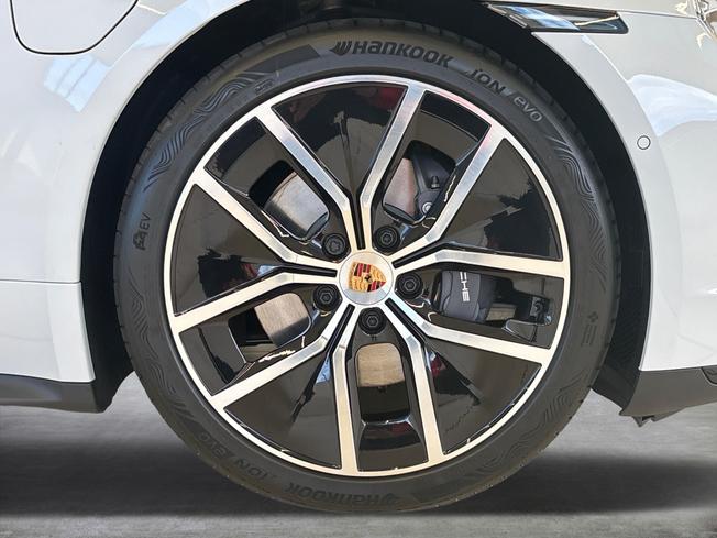 PORSCHE Taycan Photo 9
