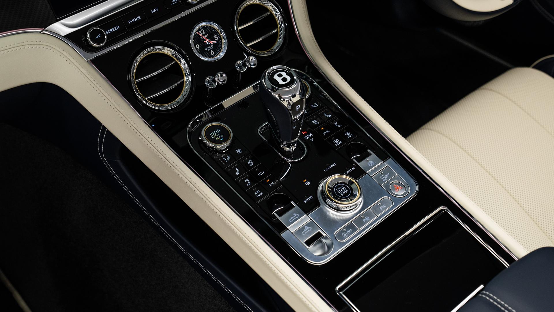 Bentley Continental Photo f5b15571-0b01-4206-ac1f-1feefe178507.jpg