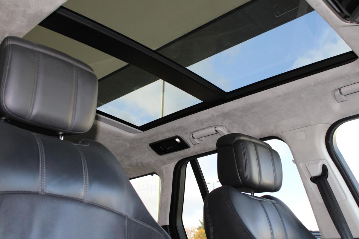 Used 2018 LAND ROVER RANGE ROVER AUTOBIOGRAPHY £39,950 at H.R. Owen