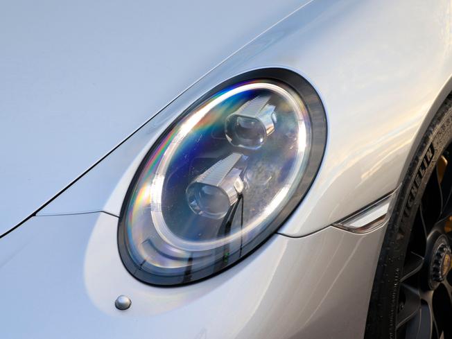 PORSCHE 911 Photo 10