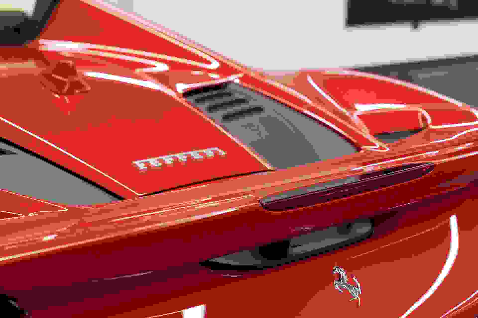 Ferrari F8 Photo f5dd0f6a-2ab6-43e9-9aad-407bb6f0ec28.jpg