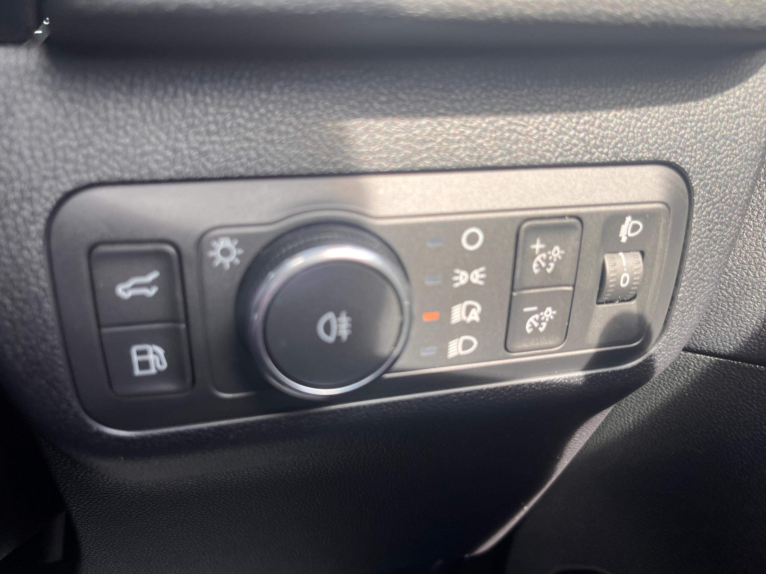 Used Ford KUGA AK74OMC 32
