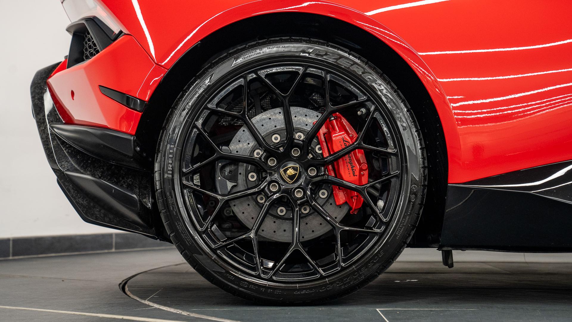 LAMBORGHINI Huracan Photo f61ca2d9-8b72-489e-b6f5-47beb3e67cb9.jpg