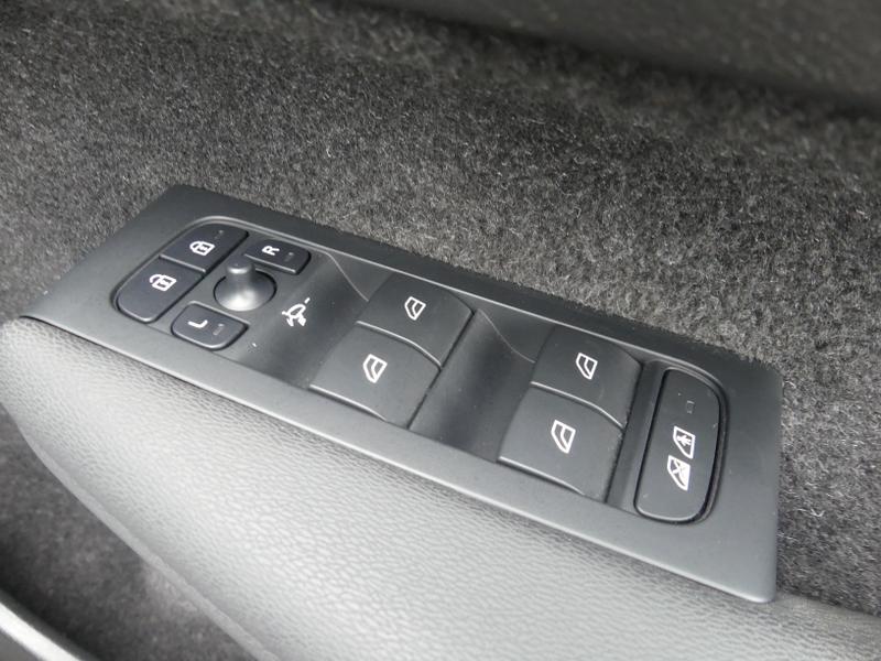 Volvo XC40 Photo f62abfed-944b-42b1-bfac-882f77b14998.jpg