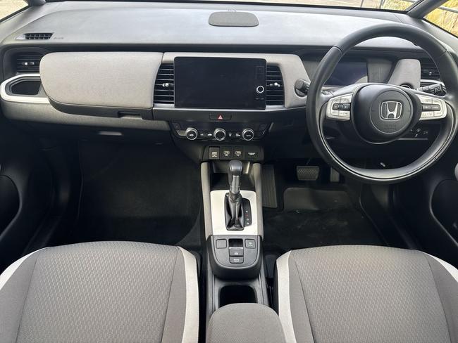 Honda Jazz Photo f62b1305-add9-4fc7-aa28-162ace7ab89e.jpg