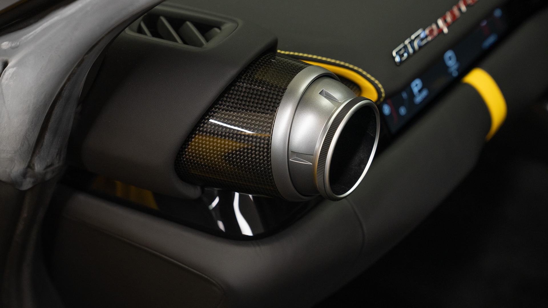 Ferrari 812 Photo f62bfb5b-7ad9-457d-ac7f-d778f1f27518.jpg