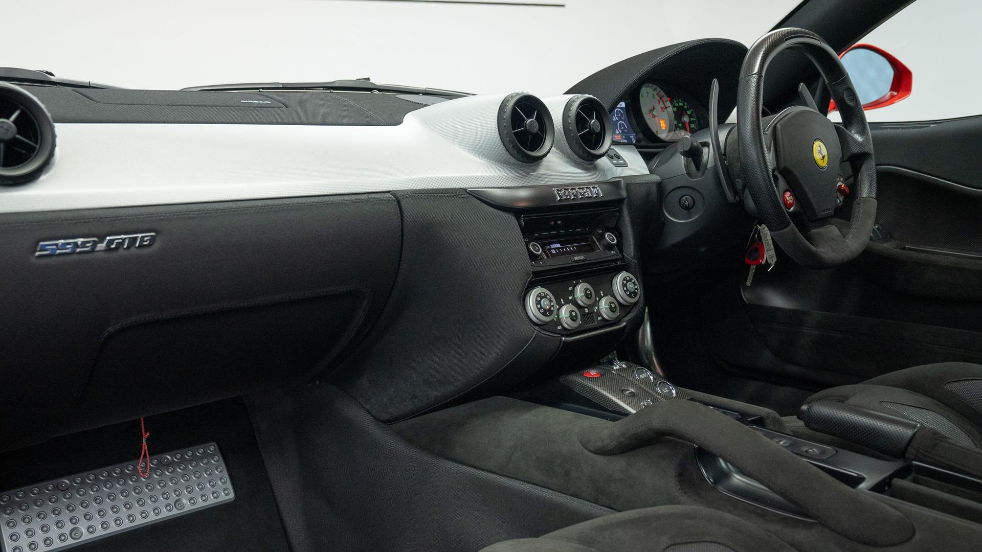Ferrari 599 GTB Photo f6302ad3-e9d1-4ef3-8d08-0fbb5aa16499.jpg