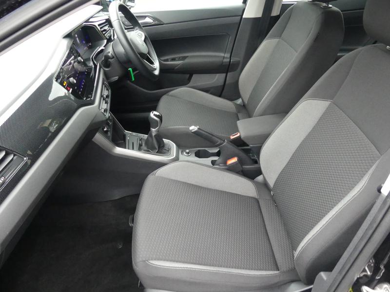 Volkswagen Polo Photo f638446a-9051-4a4b-aacf-fb5d33f36549.jpg