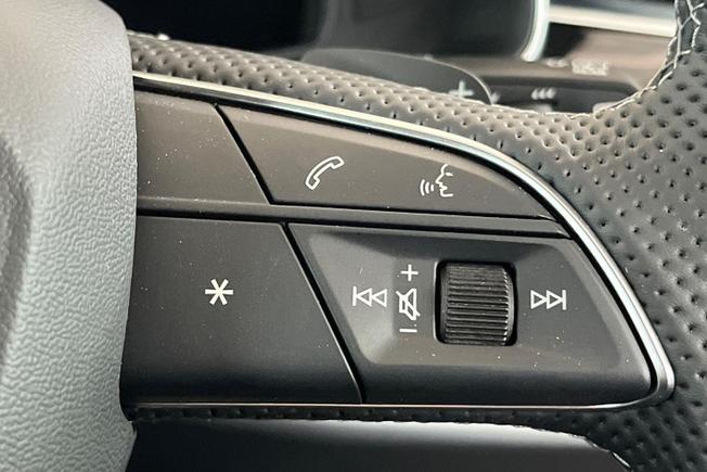 AUDI Q7 Photo 18