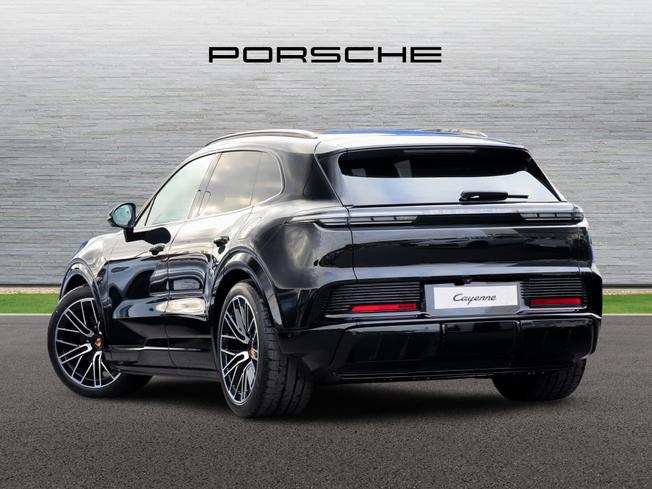 PORSCHE Cayenne Electric Photo 2